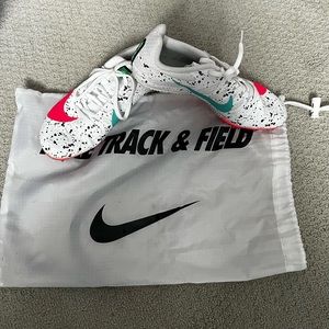 5.5 Woman Nike Track & Field Shoes w/ Nike bag